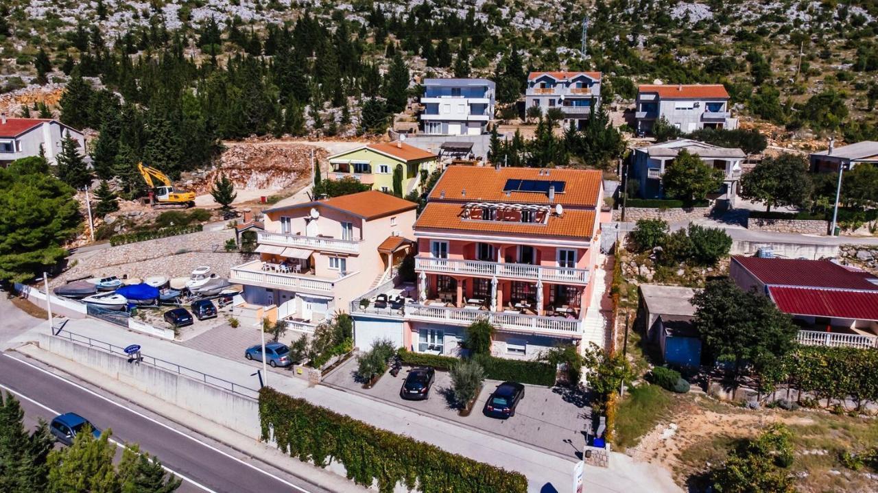 Apartments By The Sea Starigrad, Paklenica - 16421 المظهر الخارجي الصورة