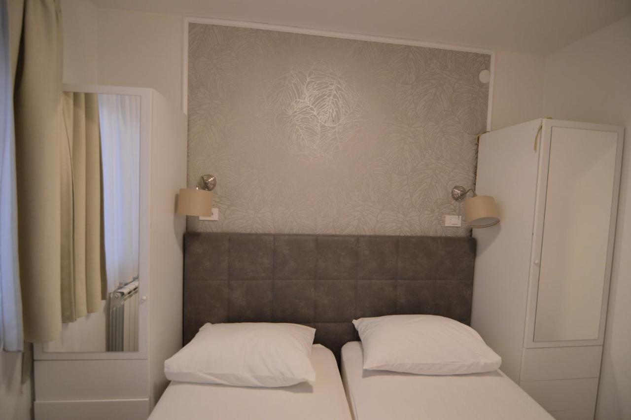 Apartments By The Sea Starigrad, Paklenica - 16421 المظهر الخارجي الصورة